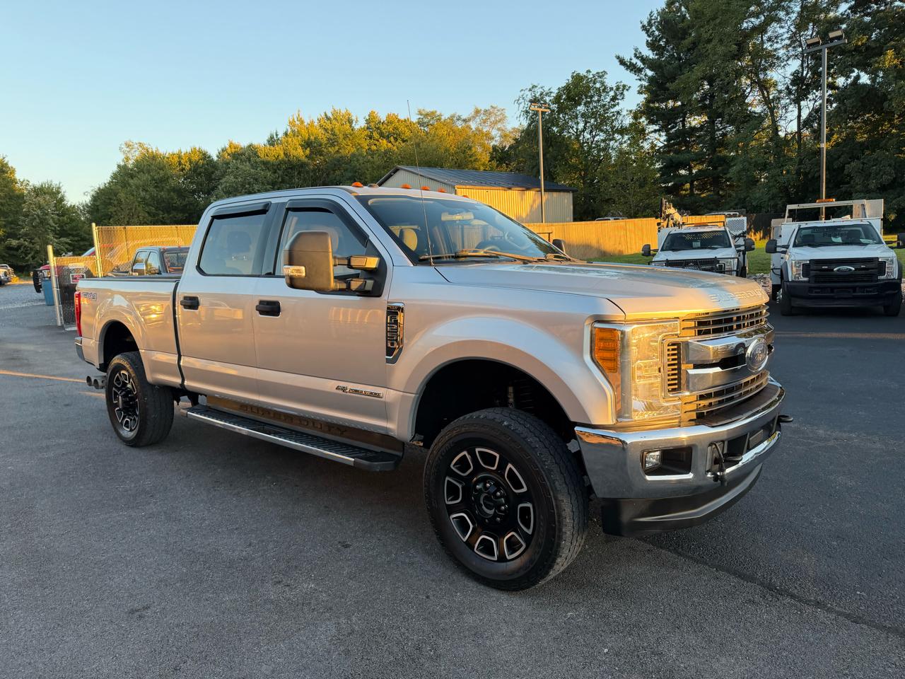 Ford F-250 SD XLT Crew Cab 4WD 2017