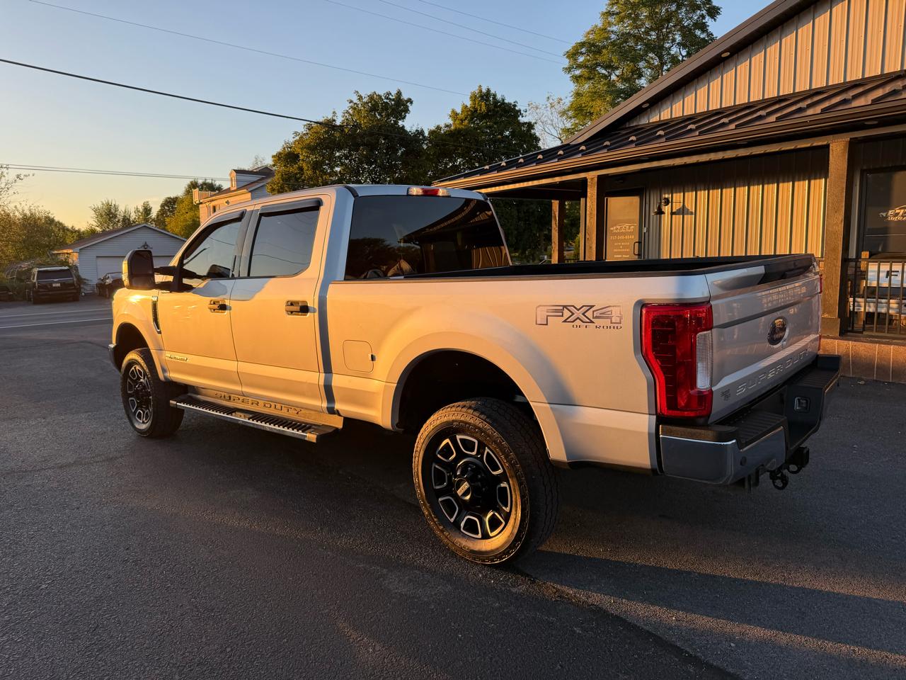 Ford F-250 SD XLT Crew Cab 4WD 2017