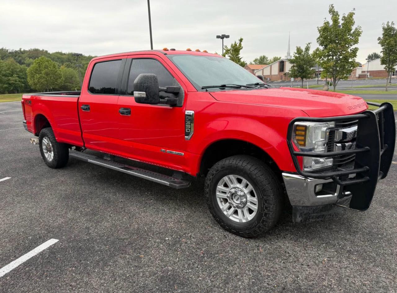 Ford F-350 SD XLT Crew Cab Long Bed 4WD 2018