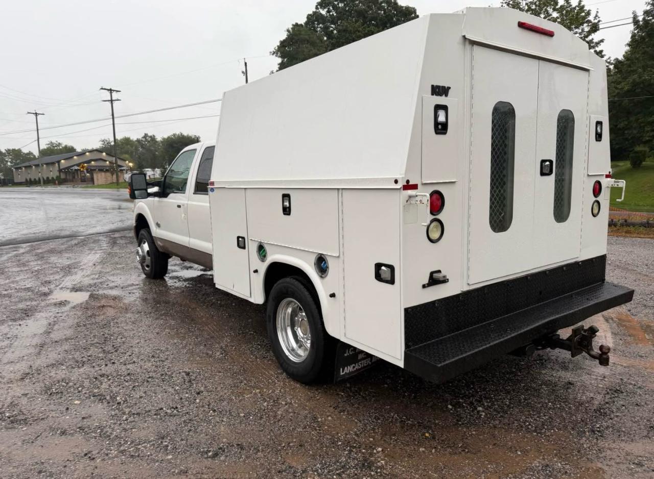 Ford F-350 SD King Ranch Crew Cab Long Bed DRW 4WD 2013