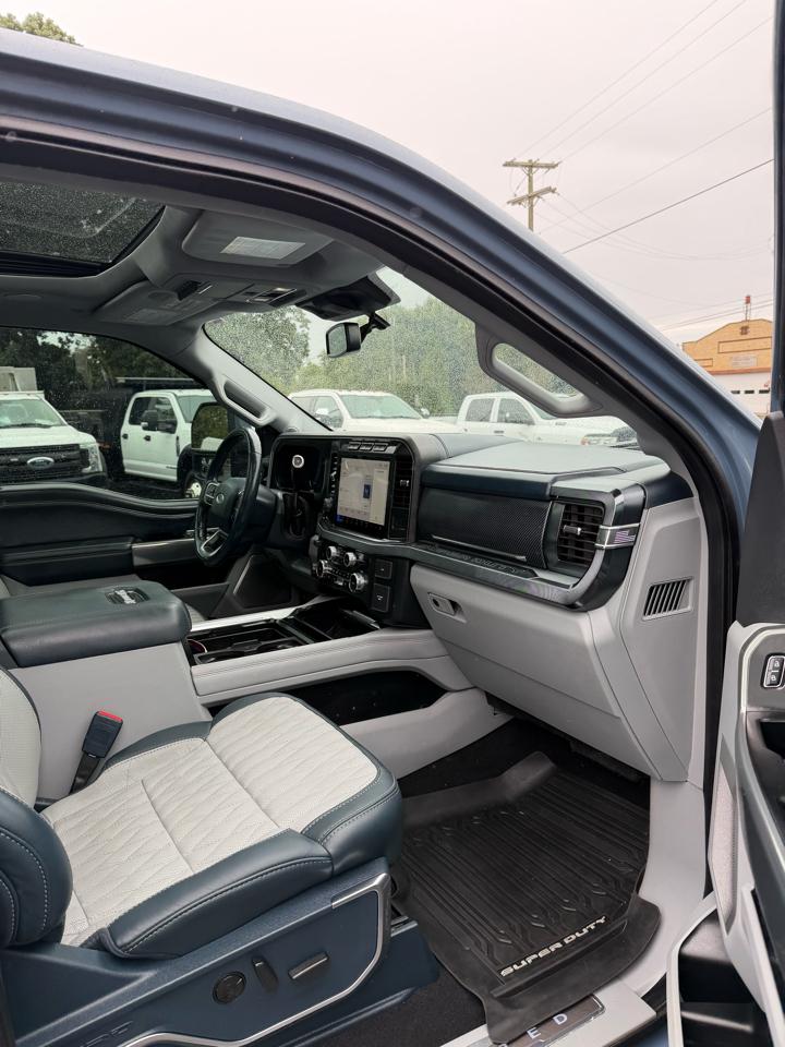 Ford F-250 SD Limited Crew Cab 4WD 2023