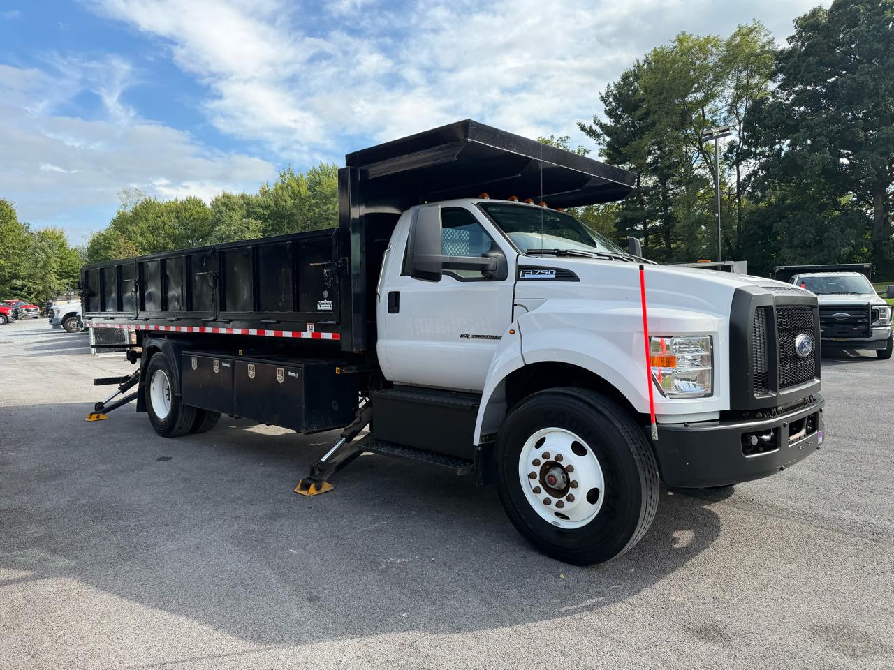 Ford F-750 Regular Cab 2WD DRW 2017