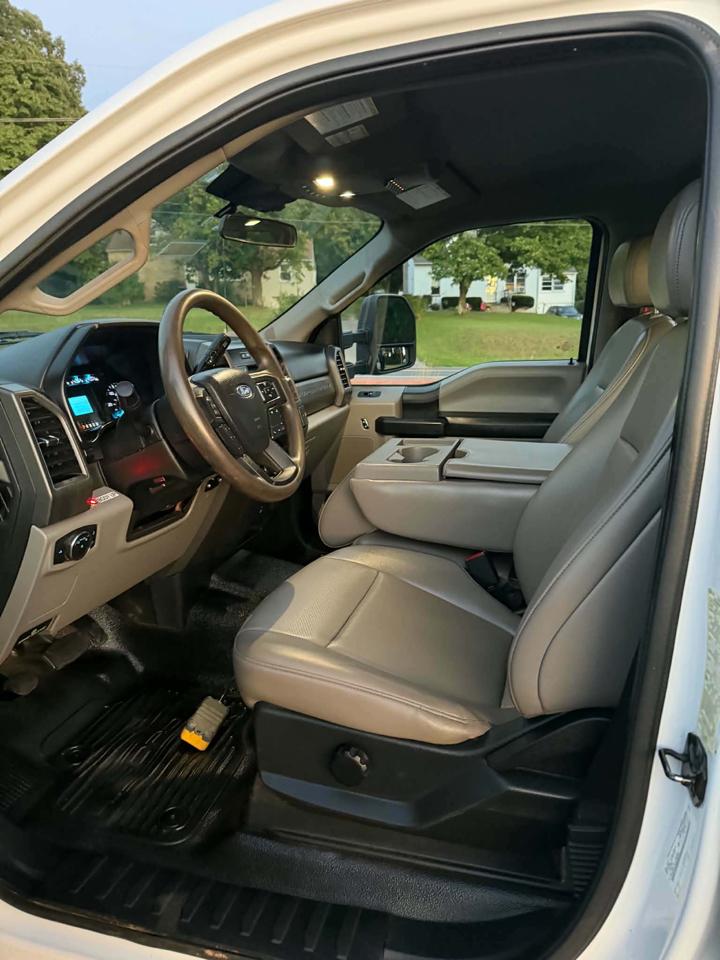 Ford F-550 Crew Cab DRW 4WD 2020