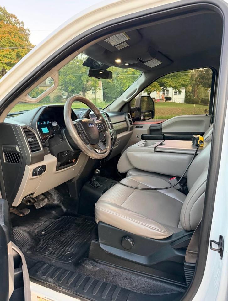 Ford F-550 Crew Cab DRW 4WD 2017