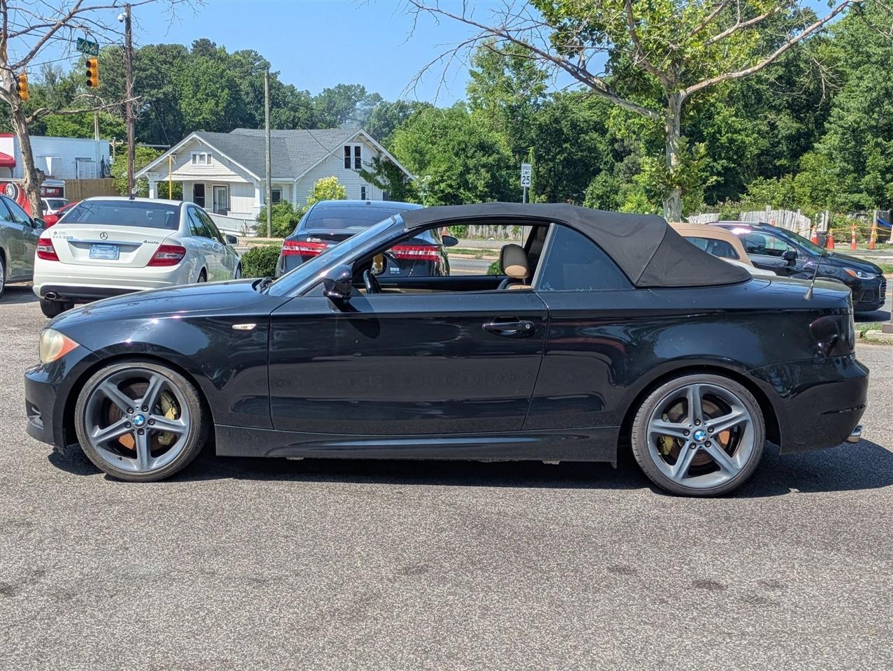 BMW 1-Series 135i Convertible 2011