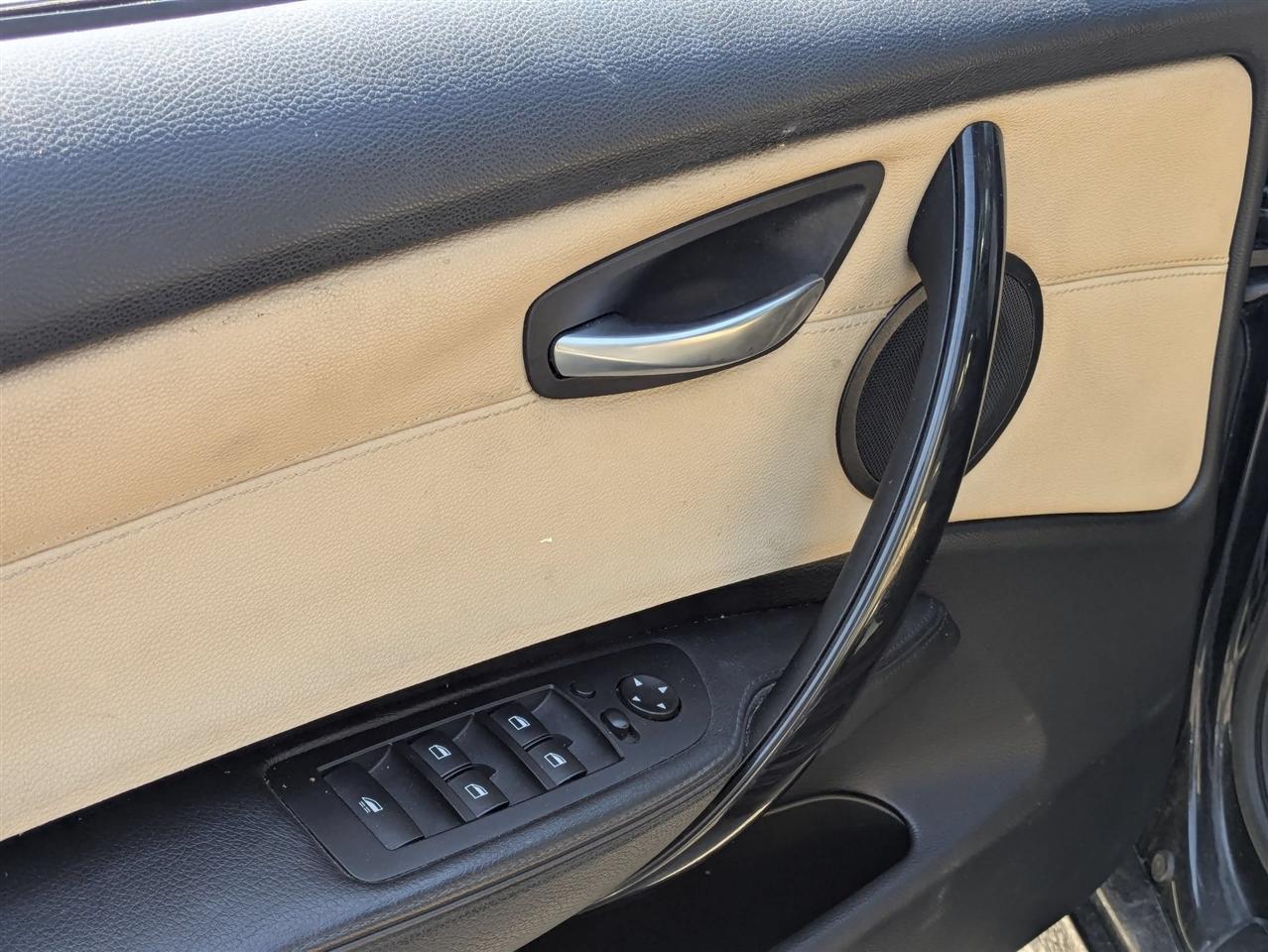 BMW 1-Series 135i Convertible 2011