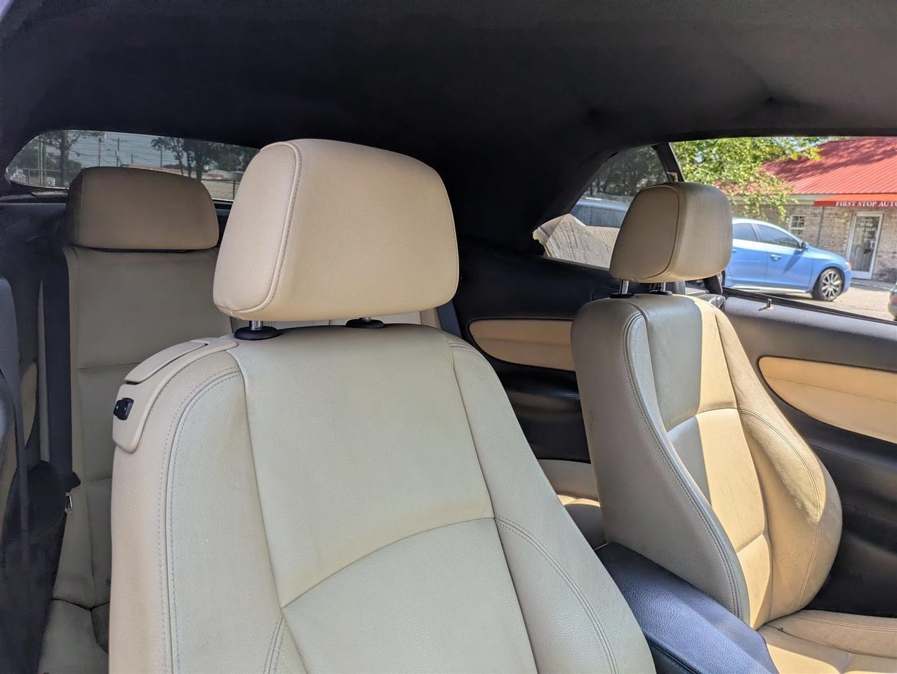 BMW 1-Series 135i Convertible 2011