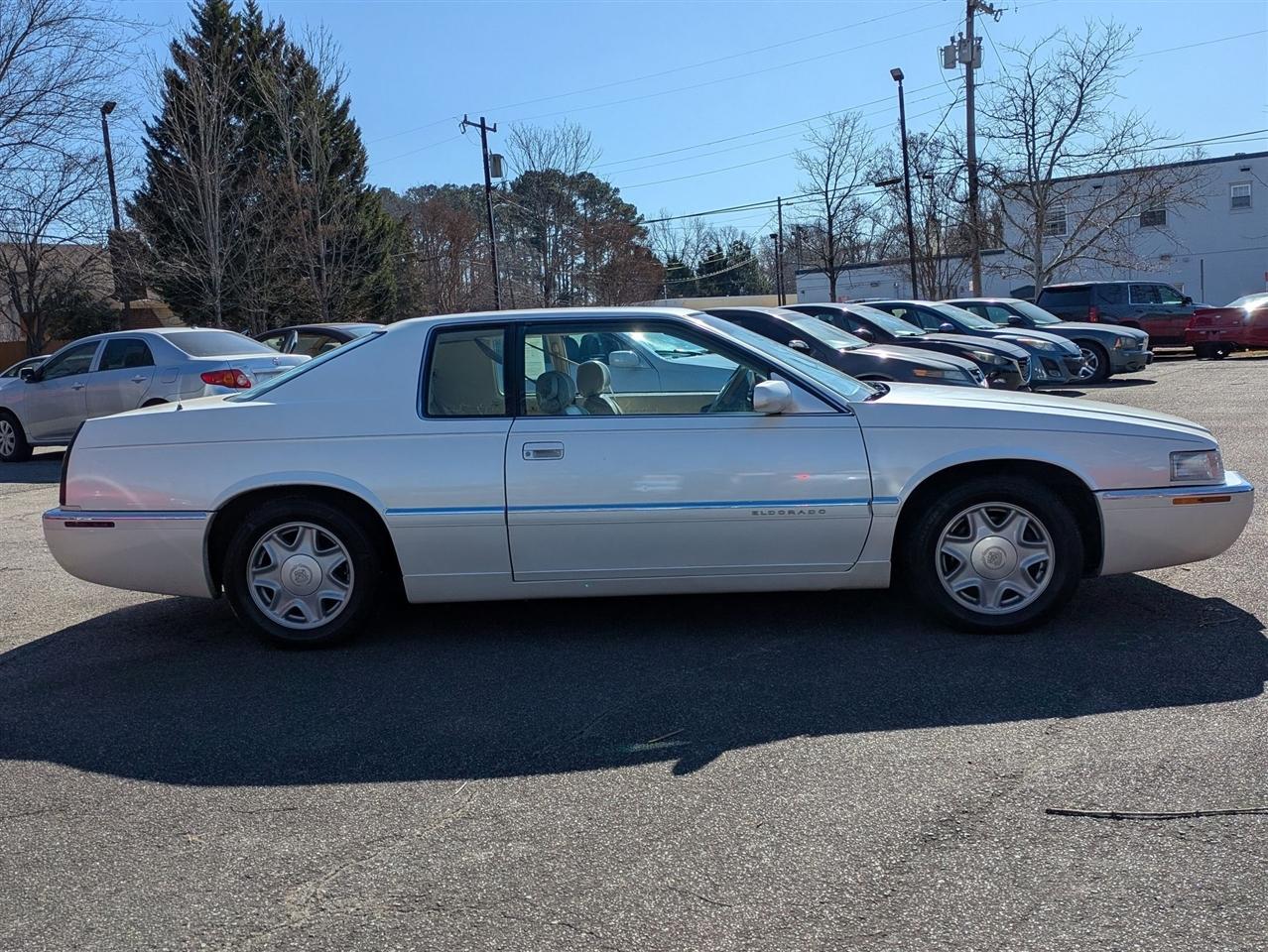 Cadillac Eldorado Base 1999