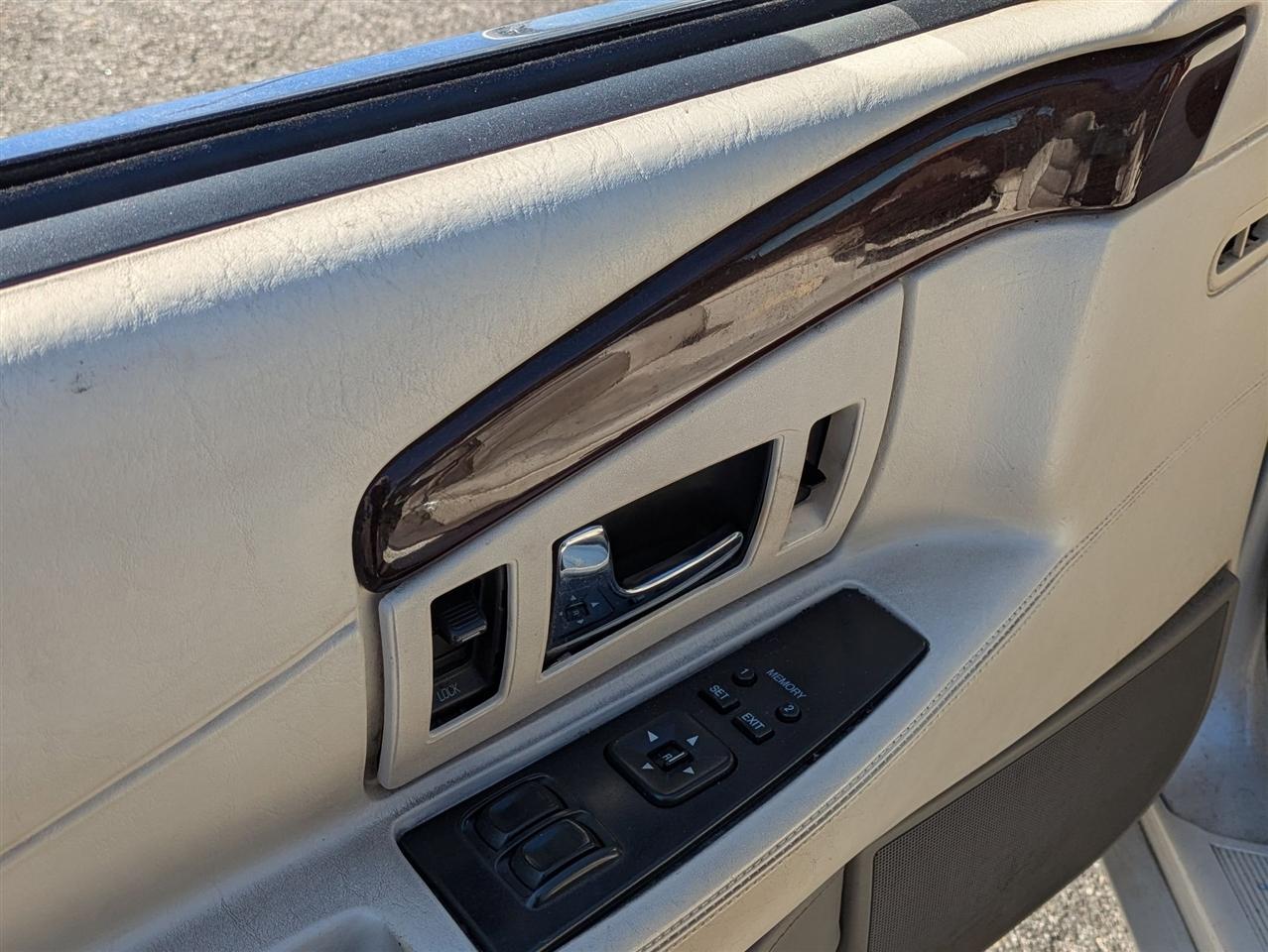 Cadillac Eldorado Base 1999