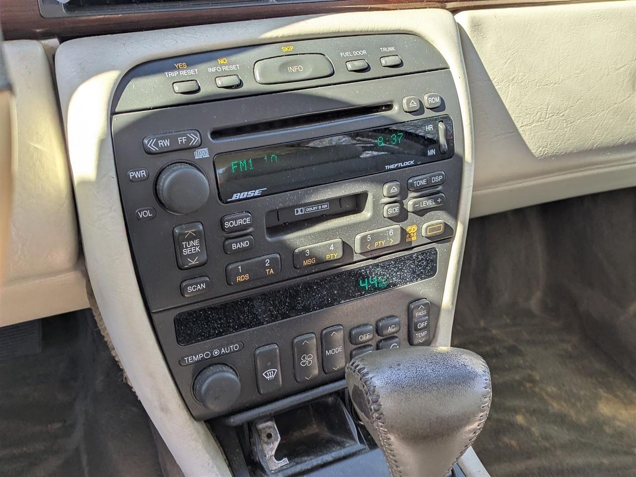 Cadillac Eldorado Base 1999