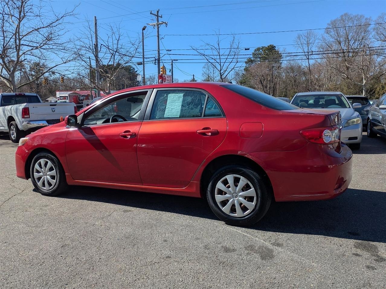 Toyota Corolla S 5-Speed MT 2011