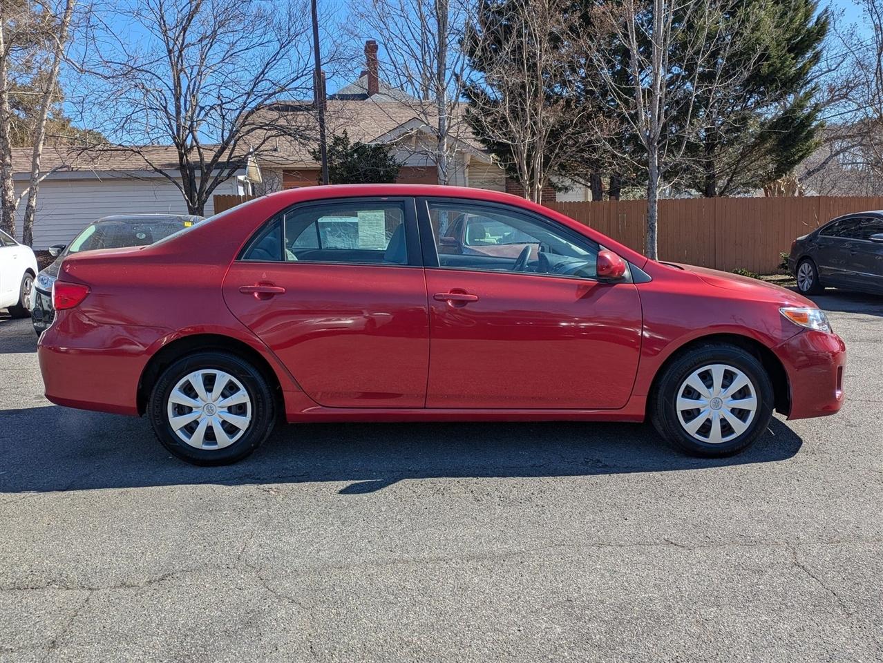 Toyota Corolla S 5-Speed MT 2011