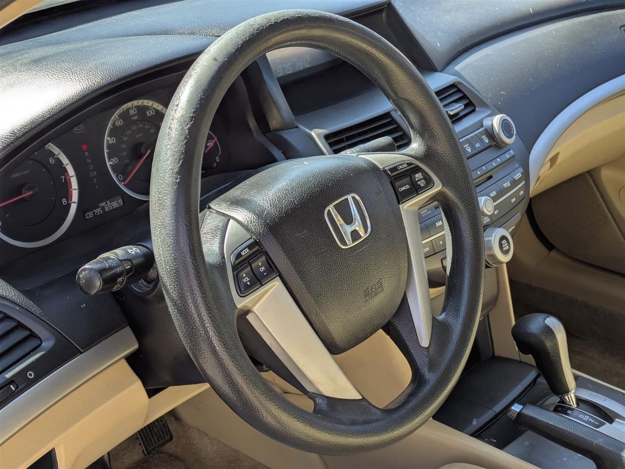 Honda Accord LX sedan AT 2011