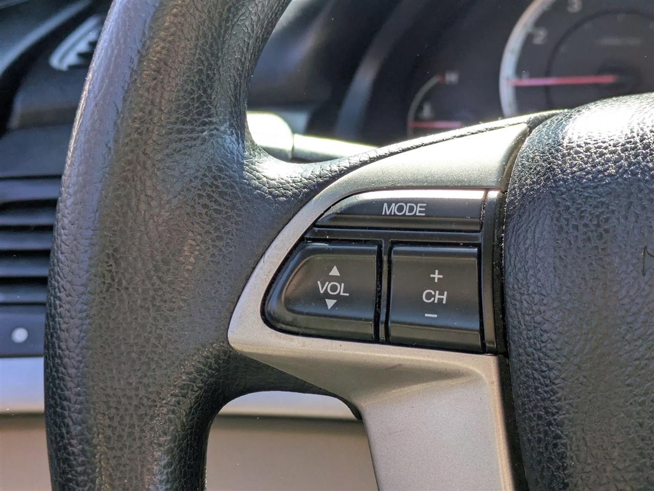 Honda Accord LX sedan AT 2011