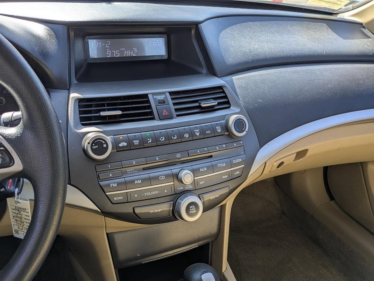 Honda Accord LX sedan AT 2011