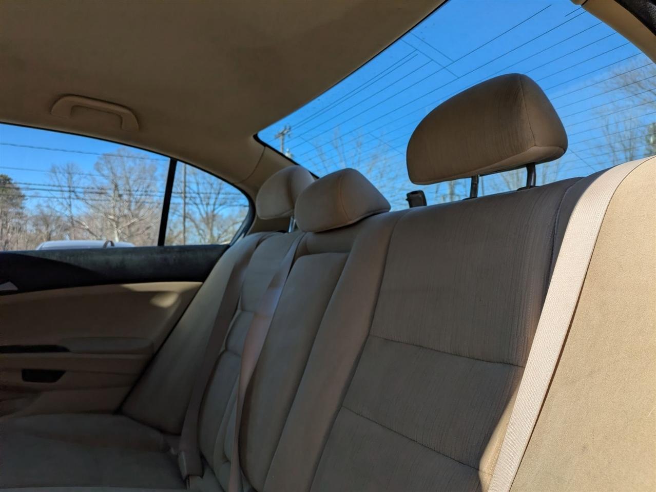 Honda Accord LX sedan AT 2011