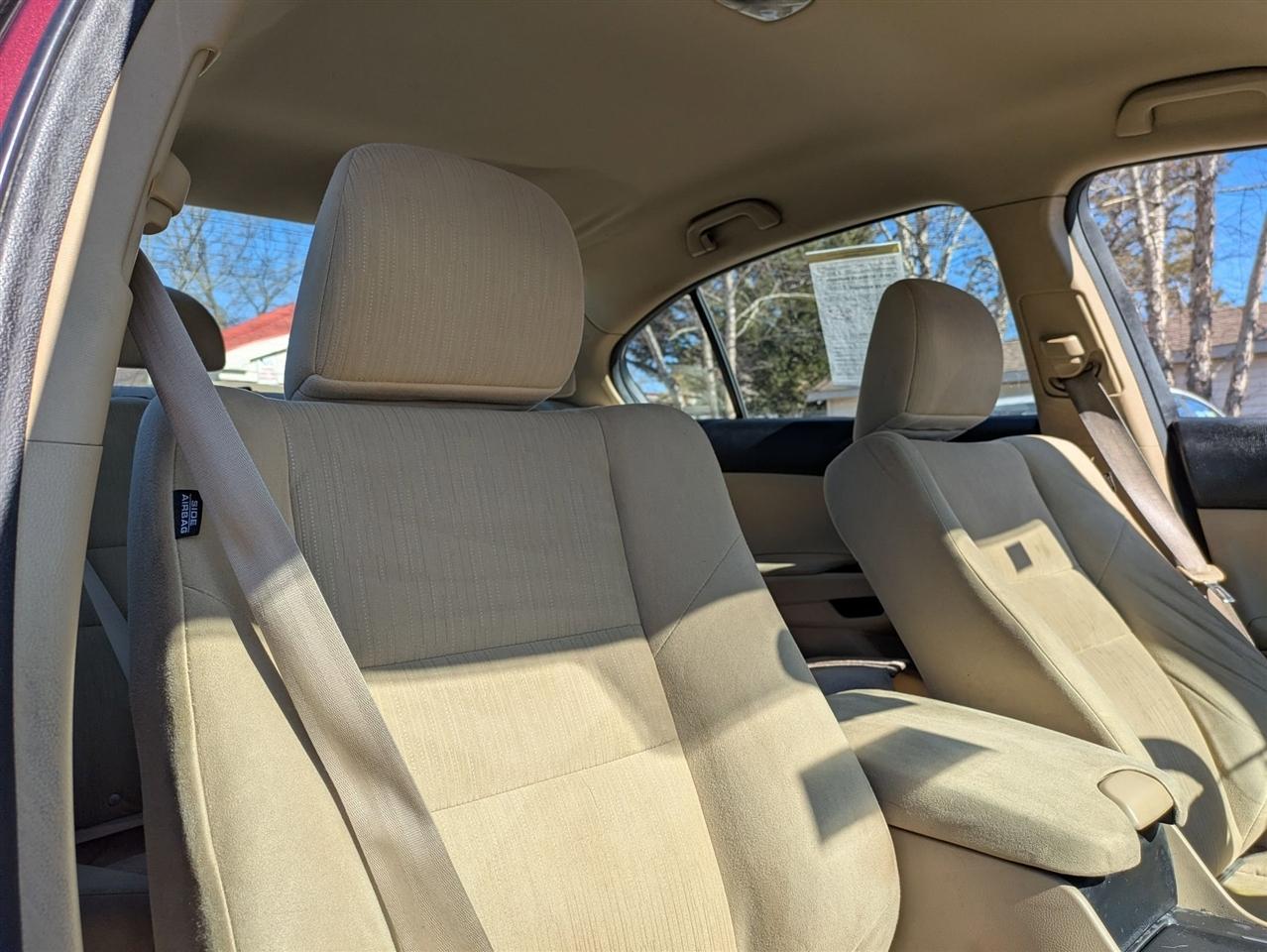 Honda Accord LX sedan AT 2011