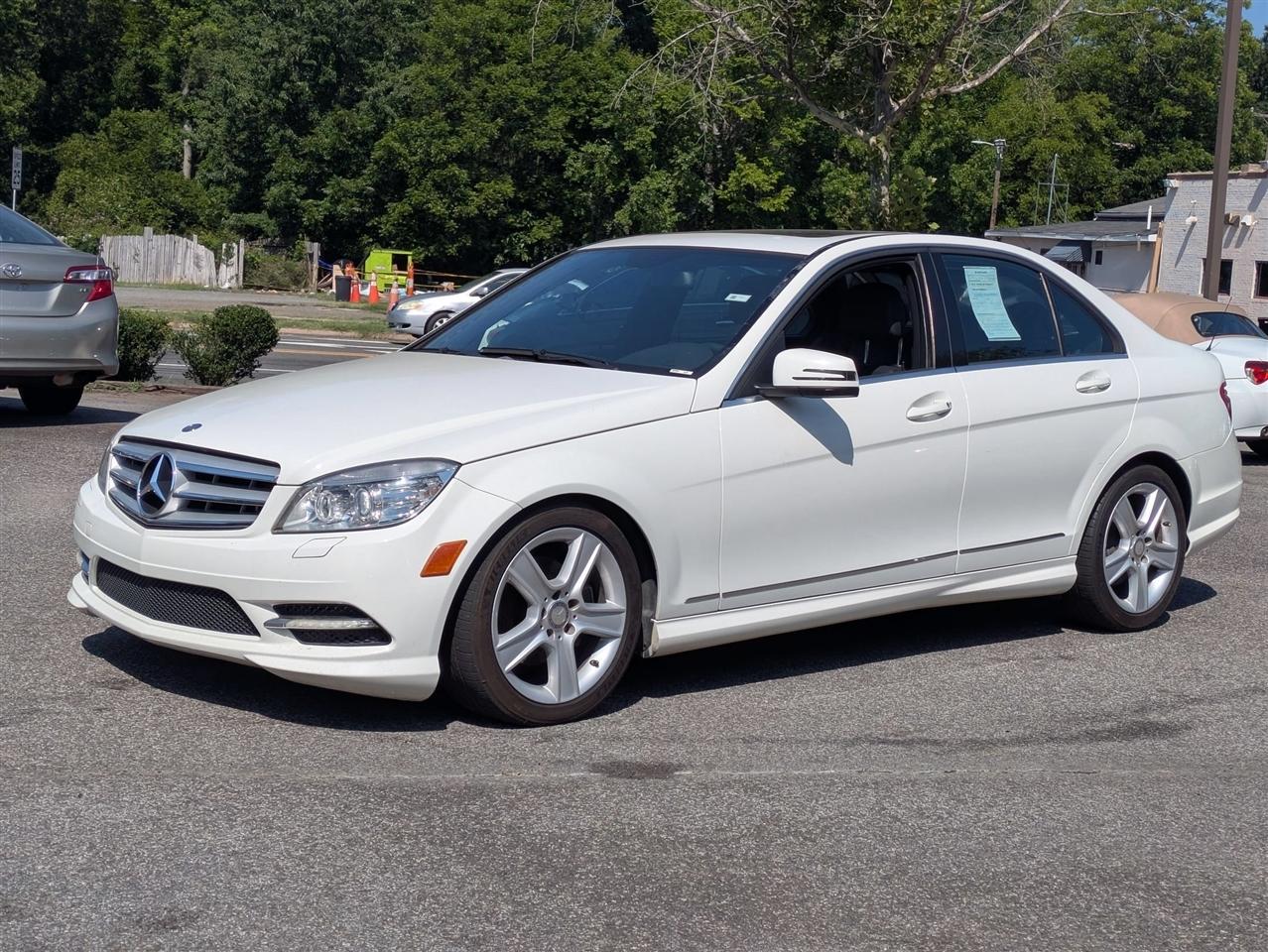 Mercedes-Benz C-Class C300 4MATIC Luxury Sedan 2011