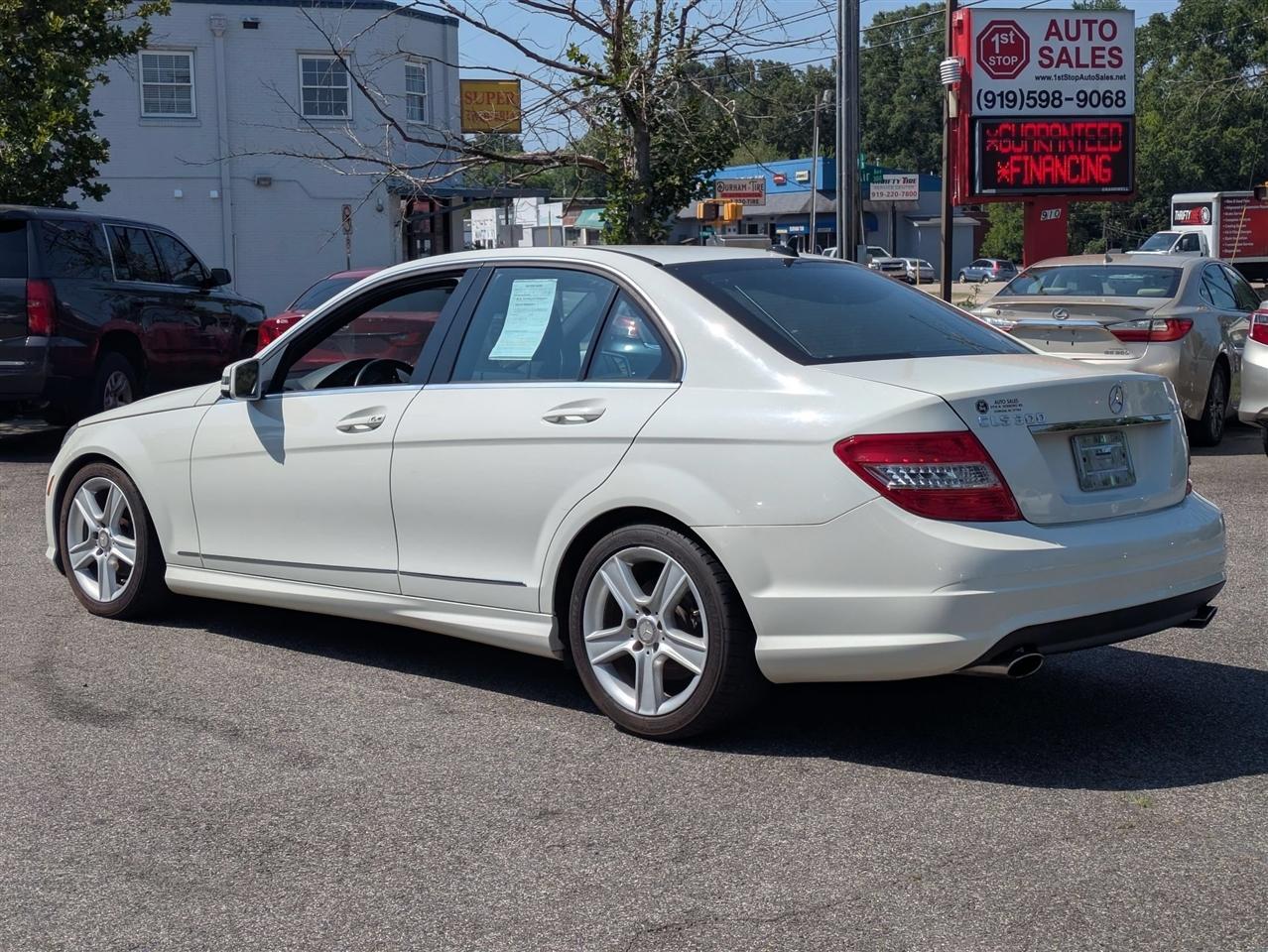 Mercedes-Benz C-Class C300 4MATIC Luxury Sedan 2011