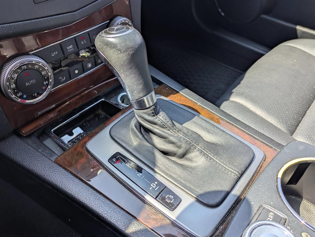 Mercedes-Benz C-Class C300 4MATIC Luxury Sedan 2011