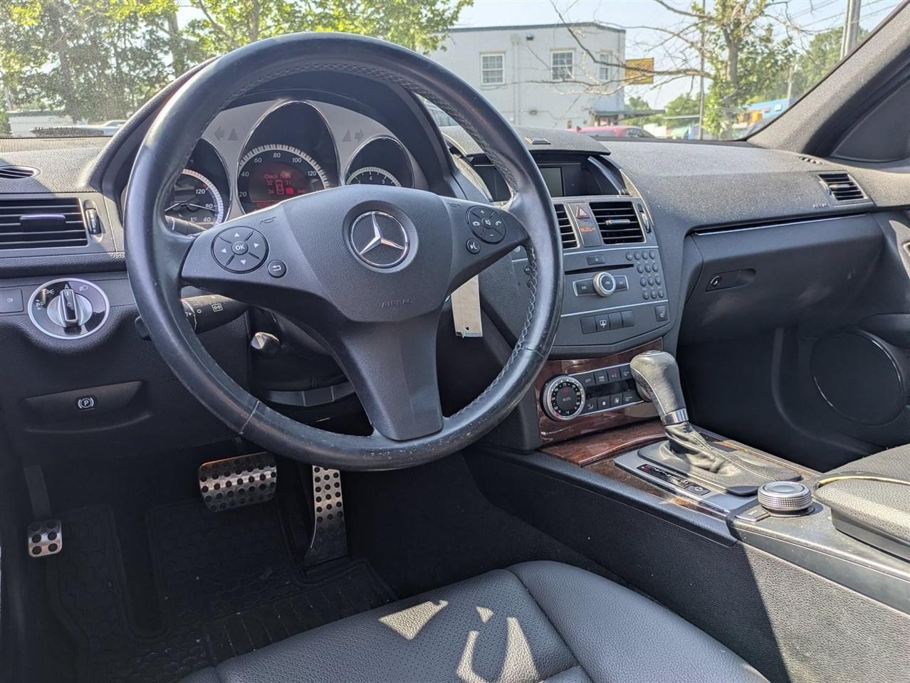 Mercedes-Benz C-Class C300 4MATIC Luxury Sedan 2011