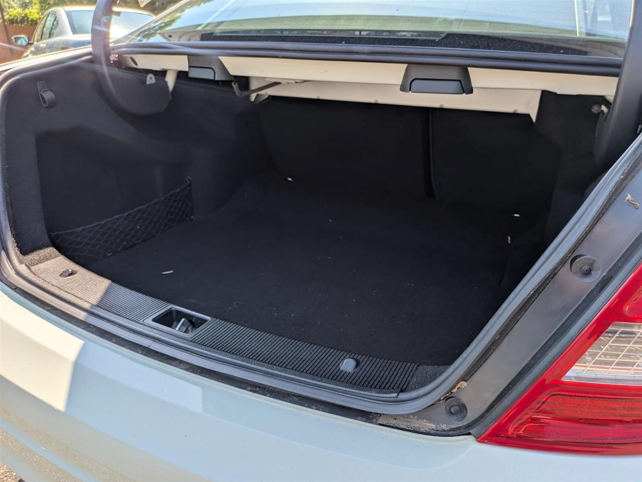 Mercedes-Benz C-Class C300 4MATIC Luxury Sedan 2011