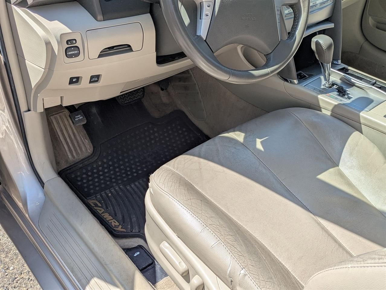 Toyota Camry Hybrid Sedan 2009