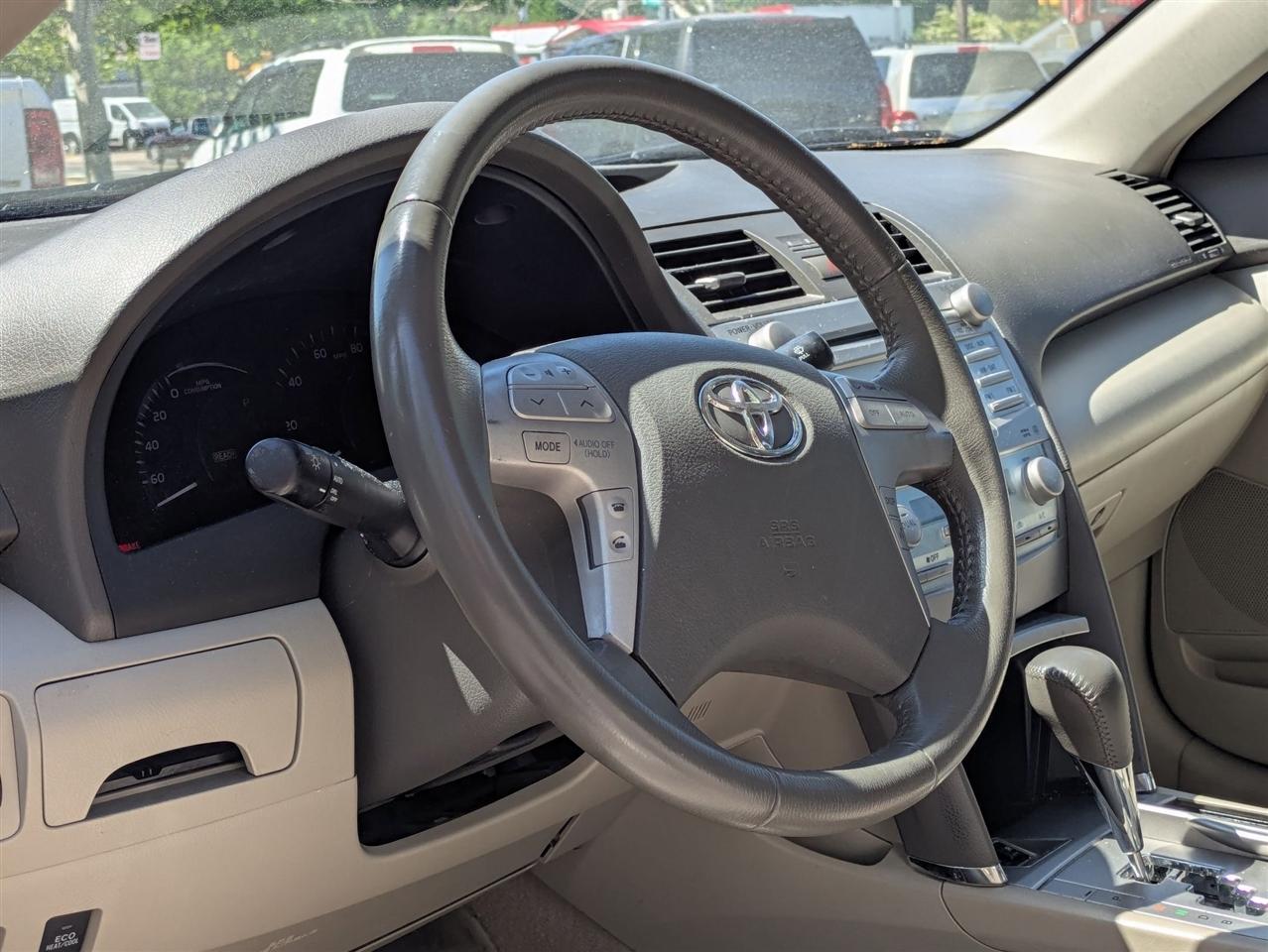 Toyota Camry Hybrid Sedan 2009