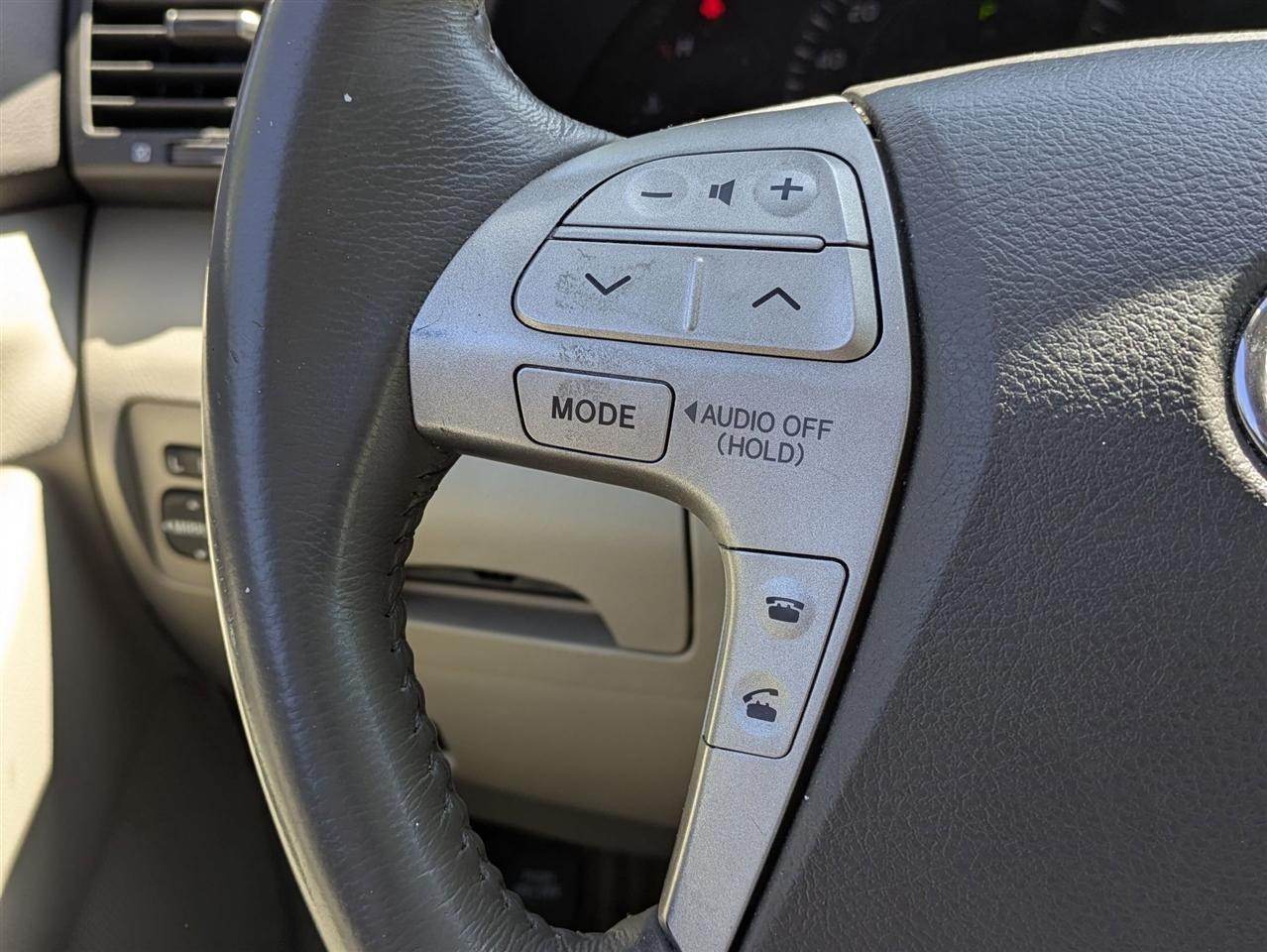 Toyota Camry Hybrid Sedan 2009