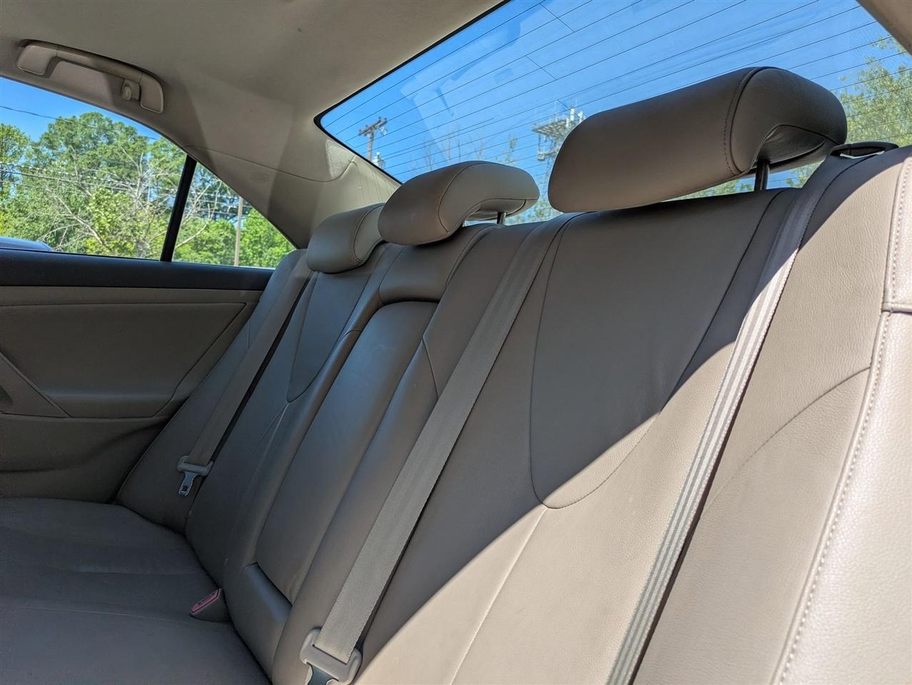 Toyota Camry Hybrid Sedan 2009