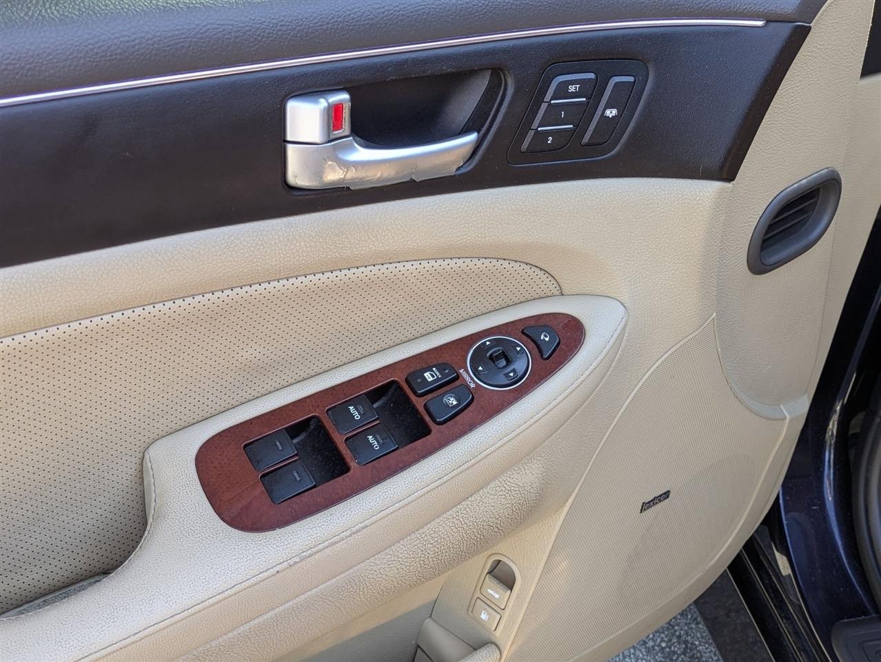 Hyundai Genesis 3.8L 2012