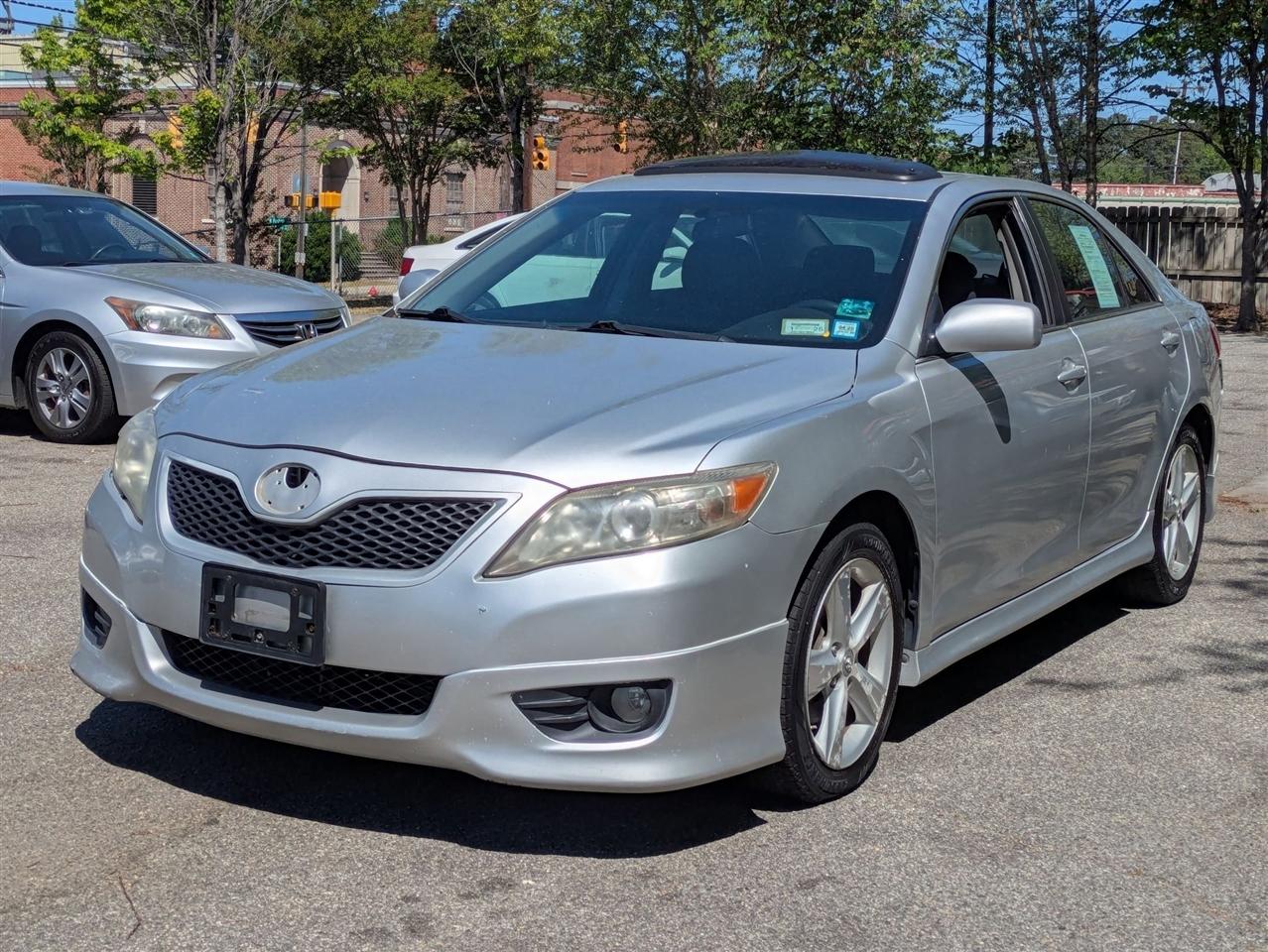 Toyota Camry Base 6-Spd AT 2011