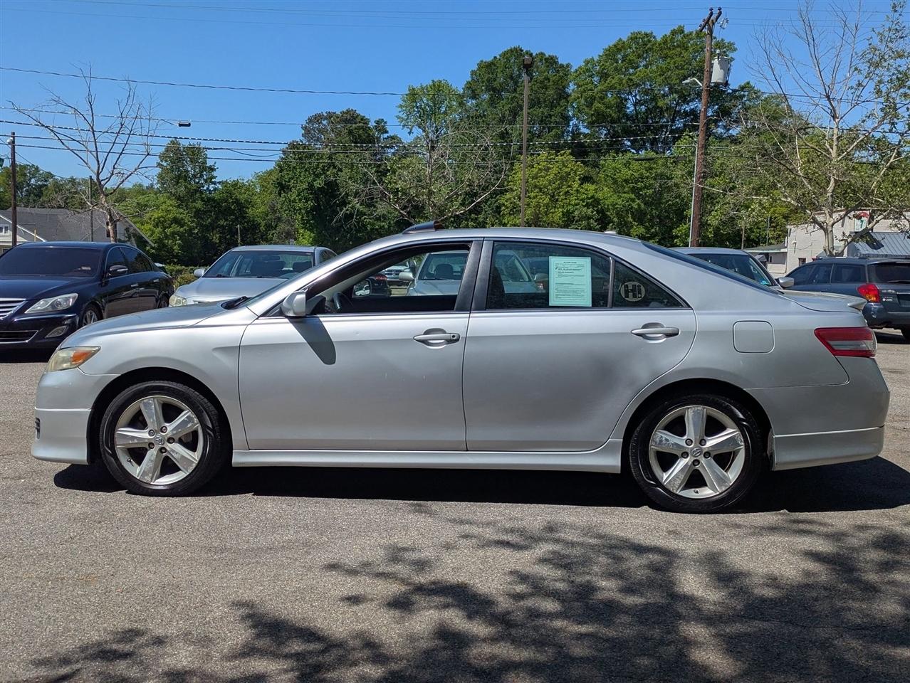 Toyota Camry Base 6-Spd AT 2011