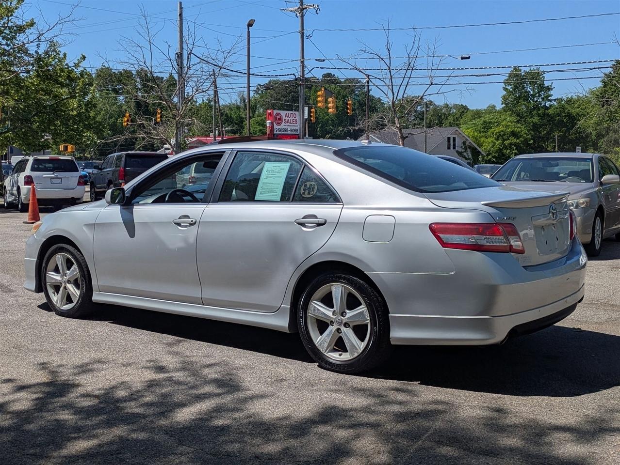 Toyota Camry Base 6-Spd AT 2011