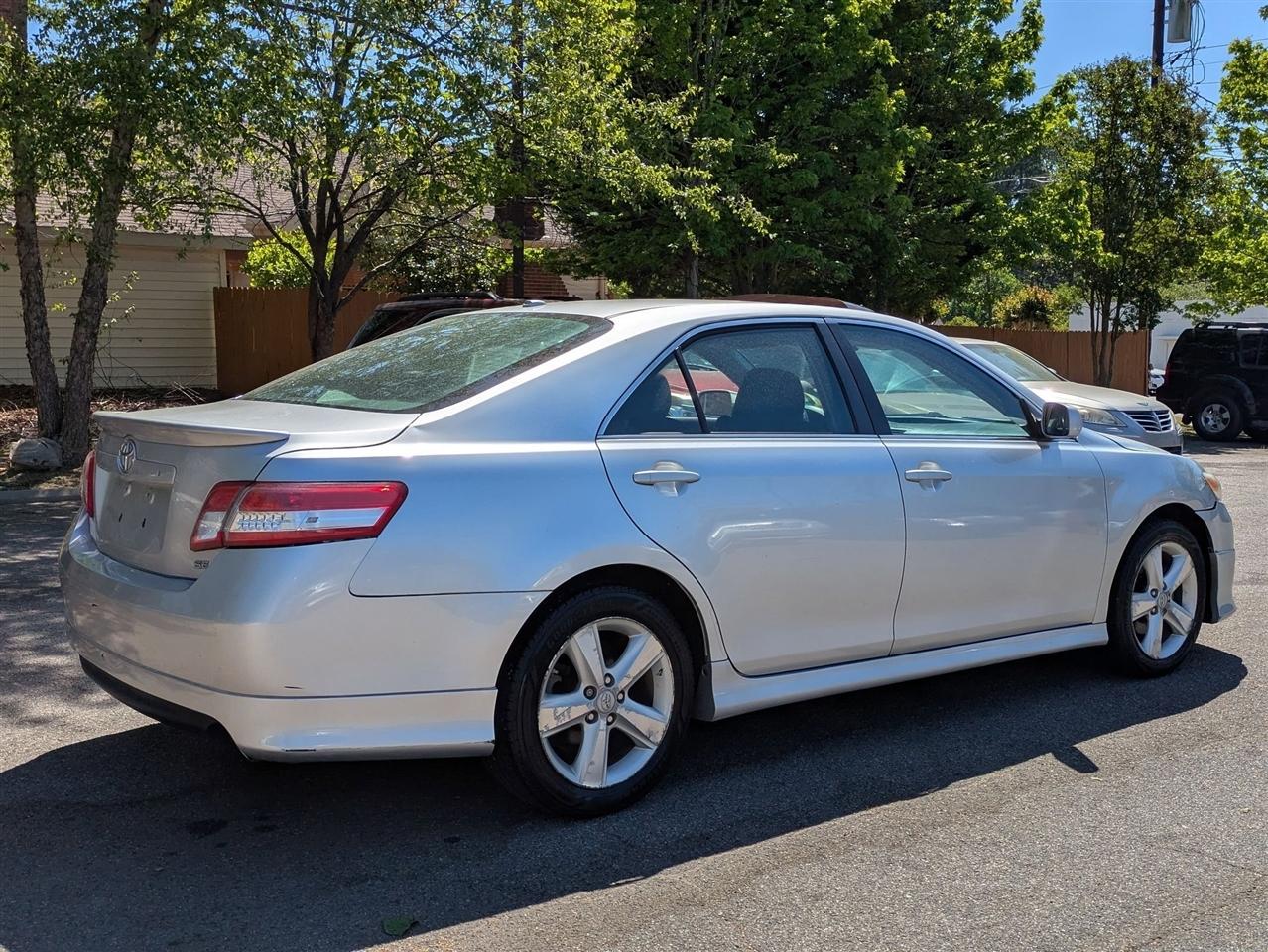 Toyota Camry Base 6-Spd AT 2011