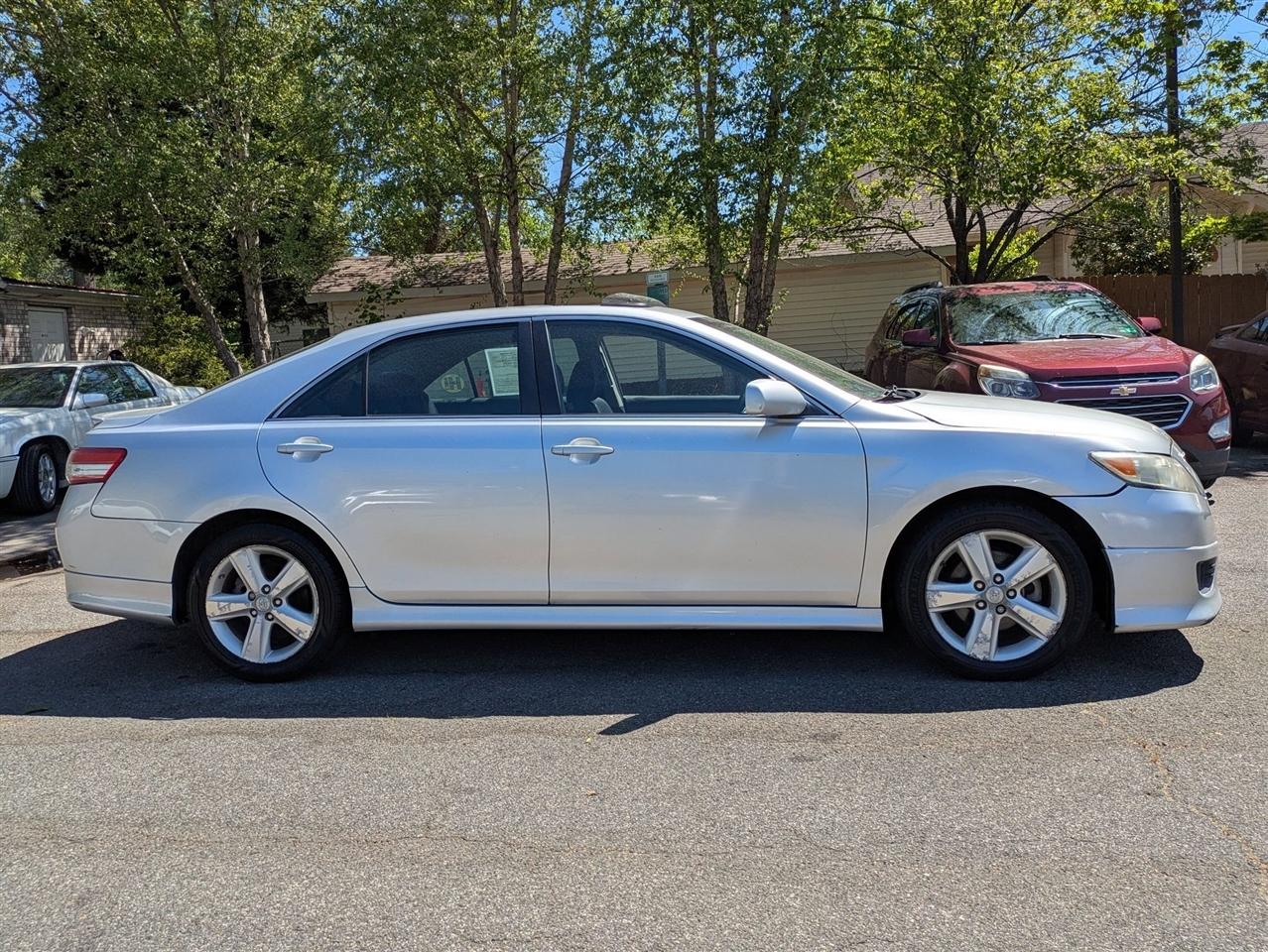 Toyota Camry Base 6-Spd AT 2011