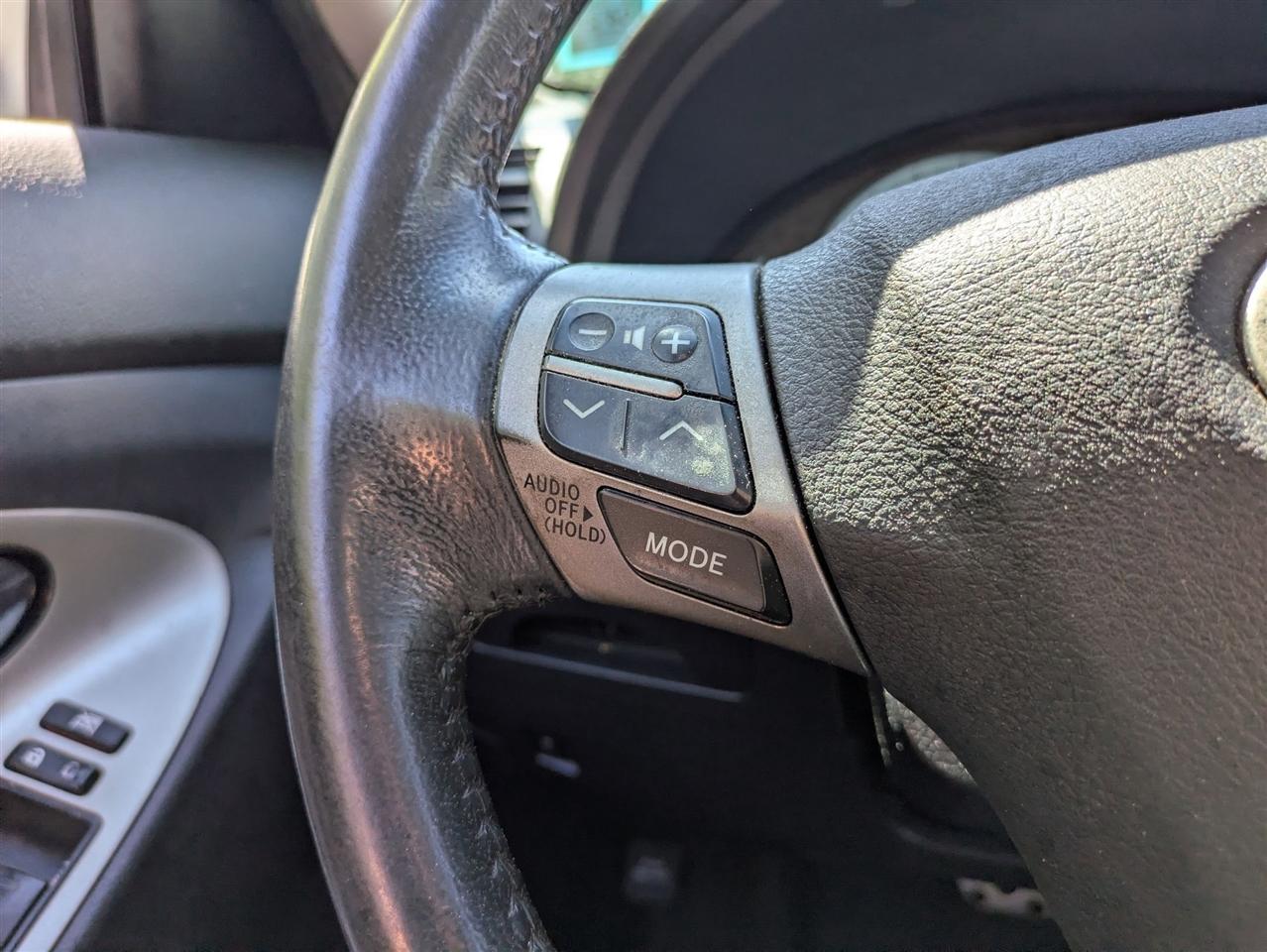 Toyota Camry Base 6-Spd AT 2011