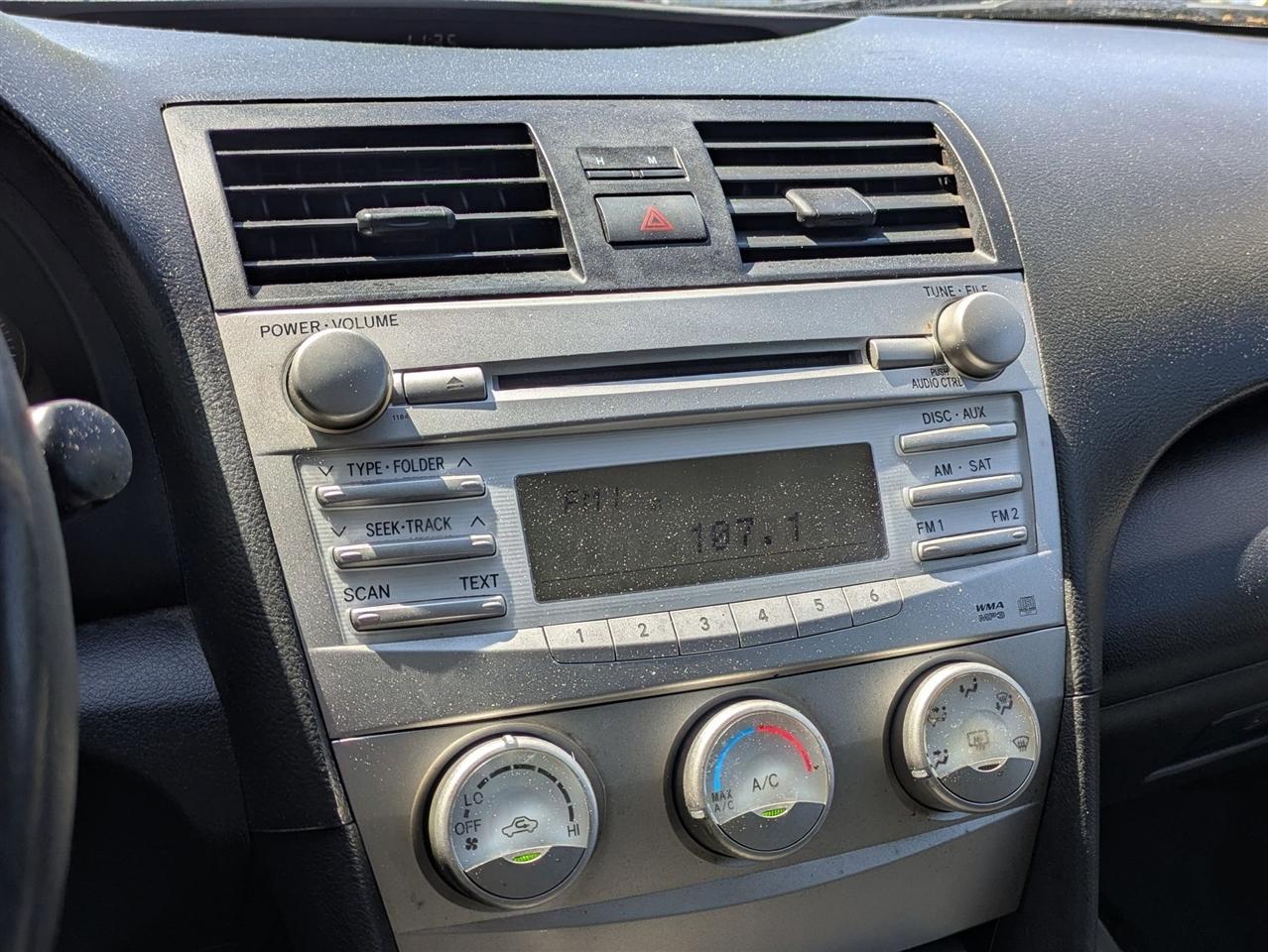 Toyota Camry Base 6-Spd AT 2011