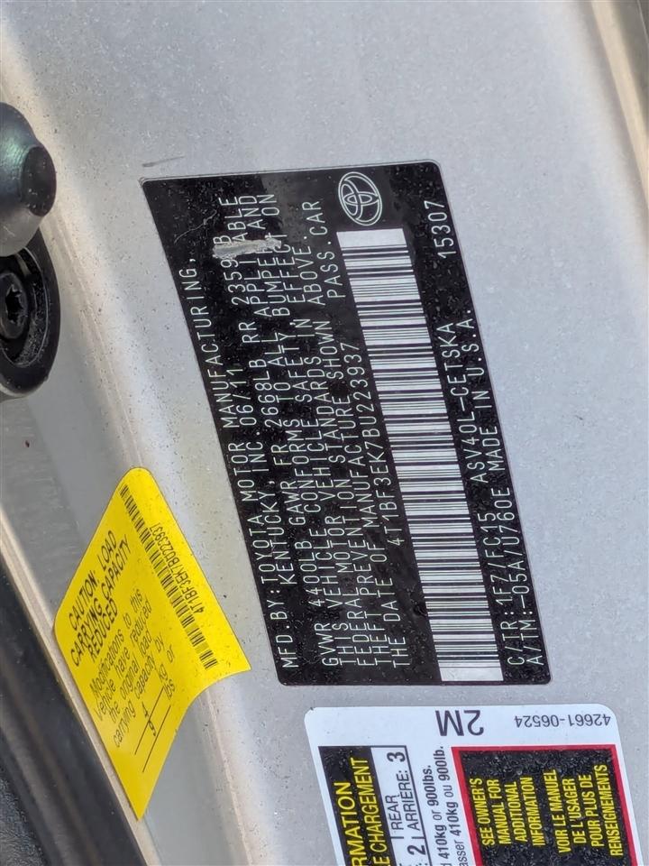 Toyota Camry Base 6-Spd AT 2011