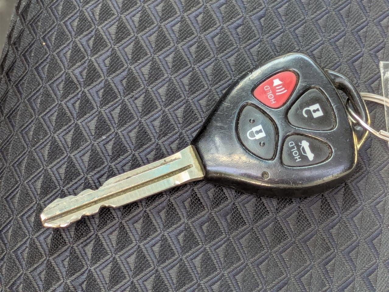 Toyota Camry Base 6-Spd AT 2011