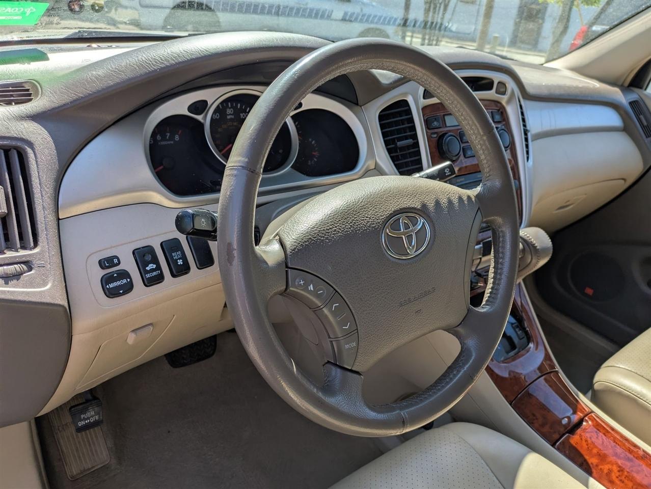 Toyota Highlander Limited V6 4WD 2006
