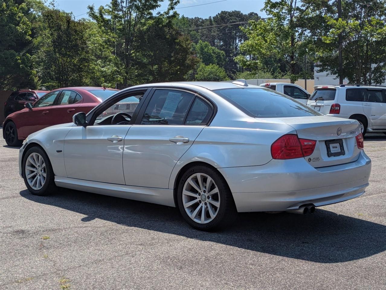 BMW 3-Series 328i 2009