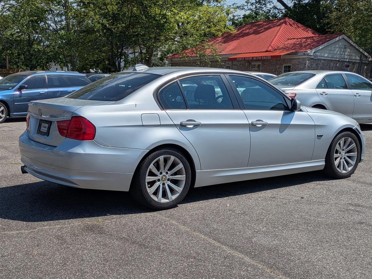 BMW 3-Series 328i 2009