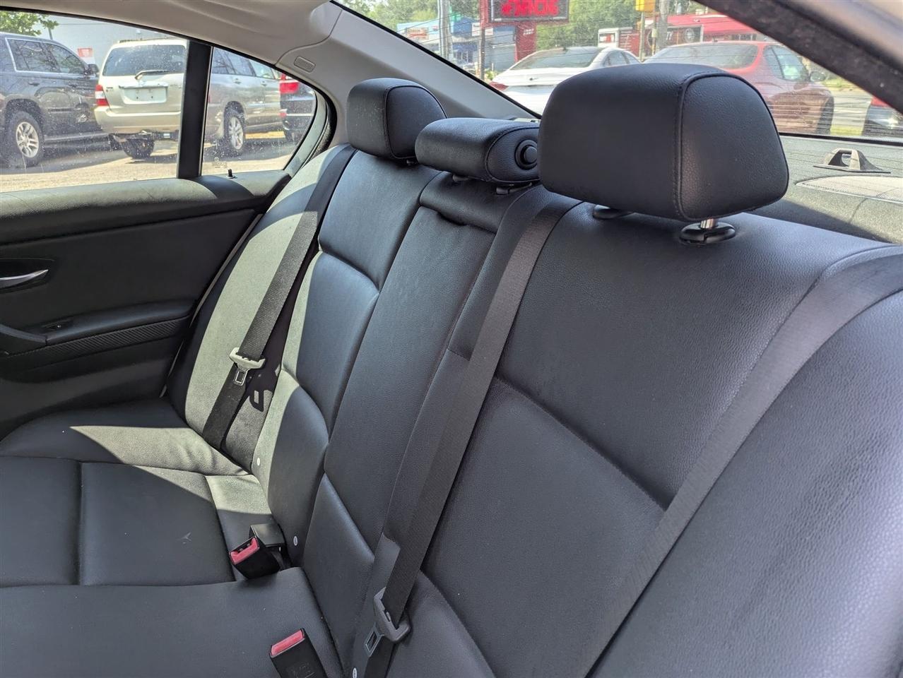 BMW 3-Series 328i 2009