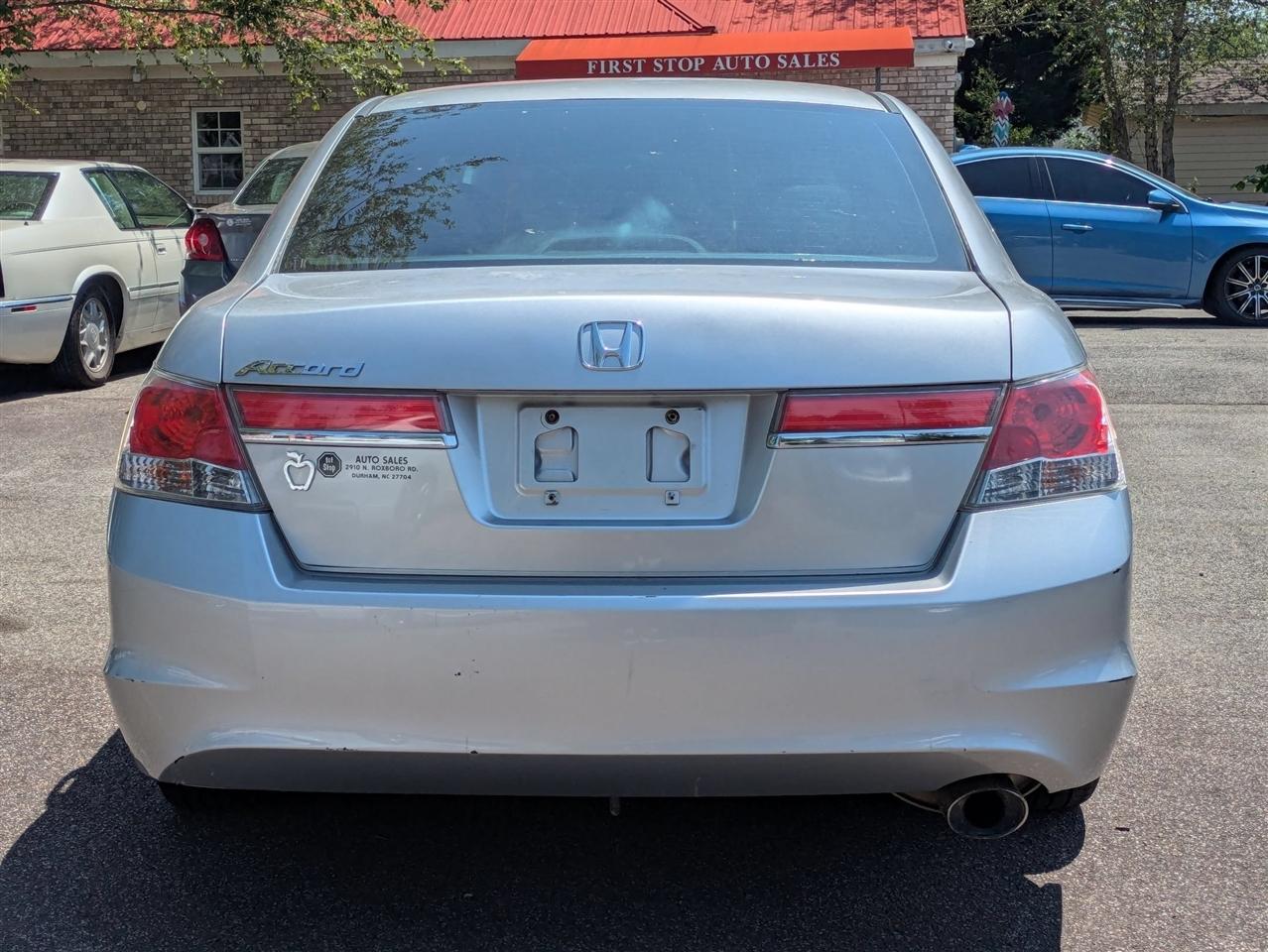 Honda Accord LX-P Sedan AT 2011