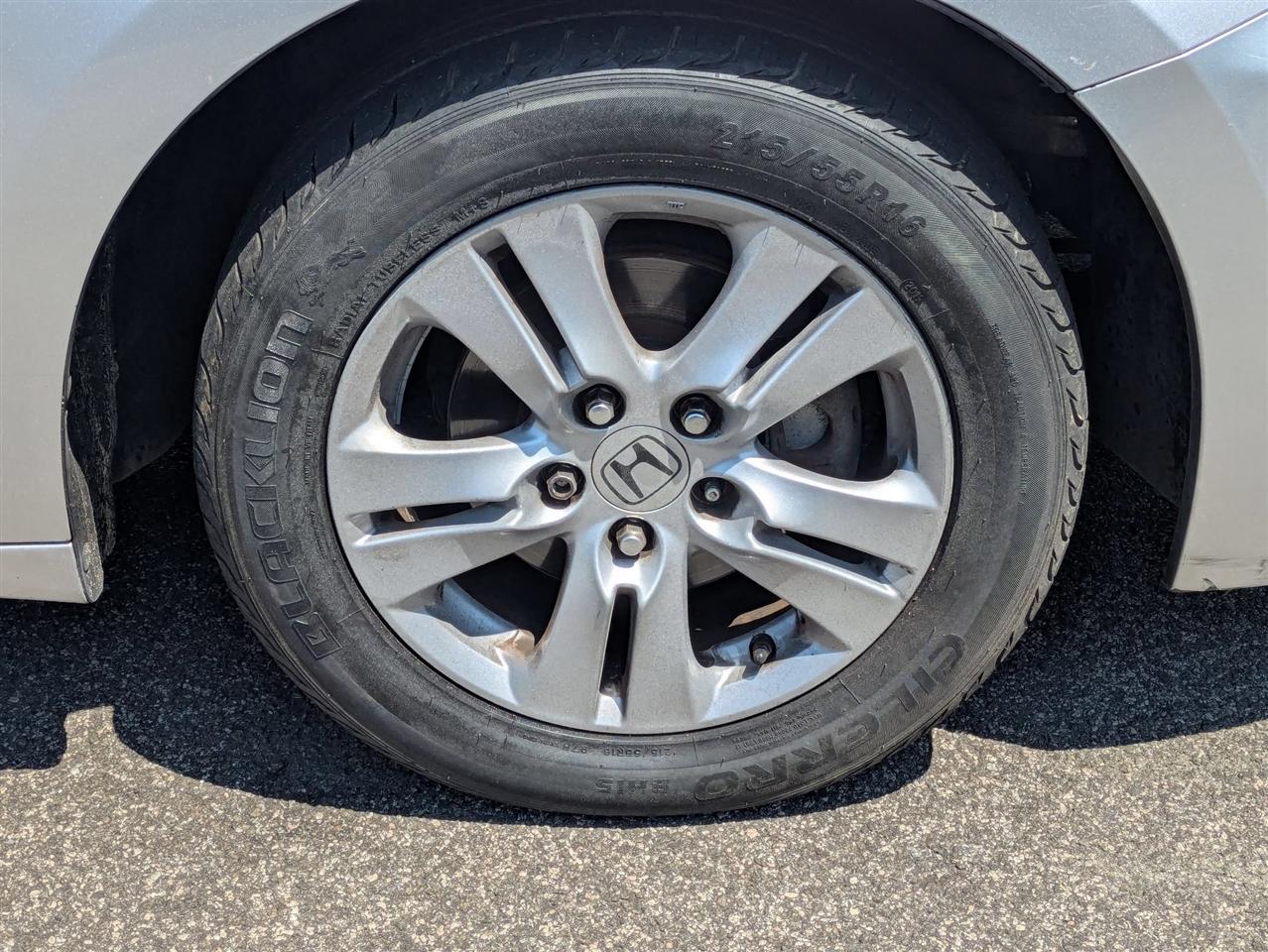 Honda Accord LX-P Sedan AT 2011