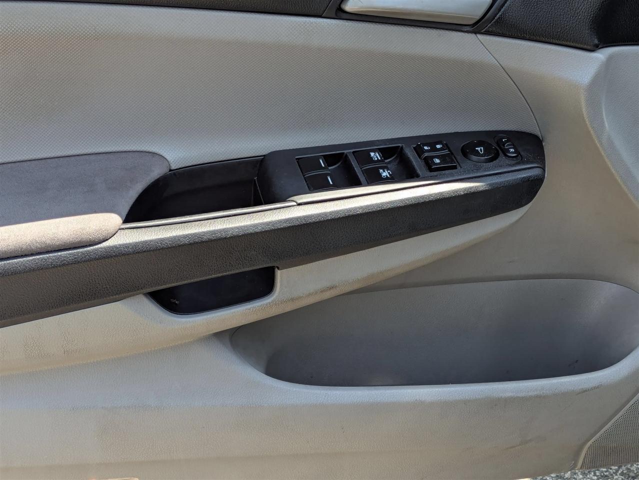 Honda Accord LX-P Sedan AT 2011