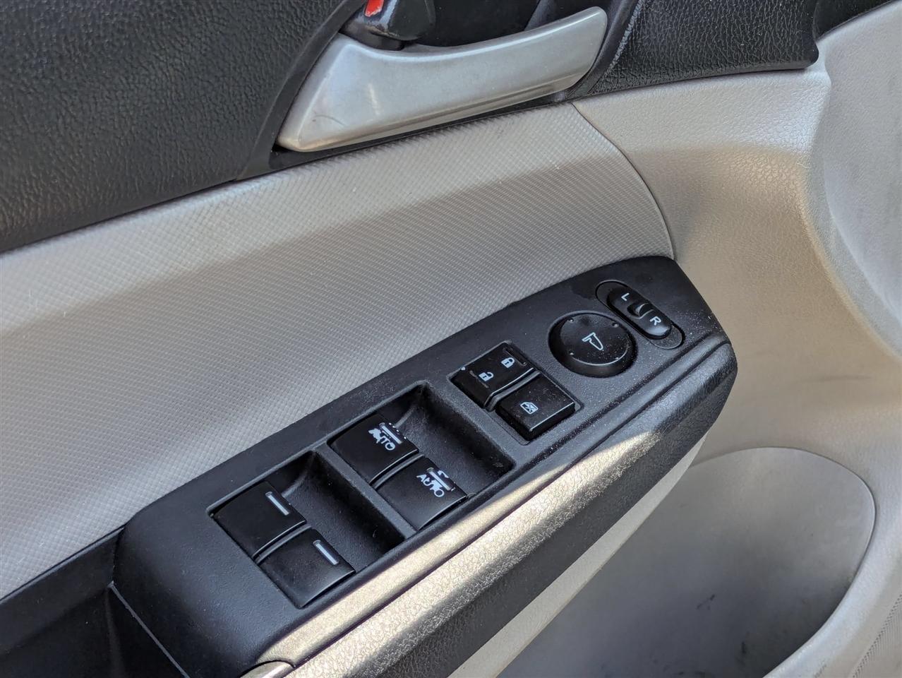 Honda Accord LX-P Sedan AT 2011