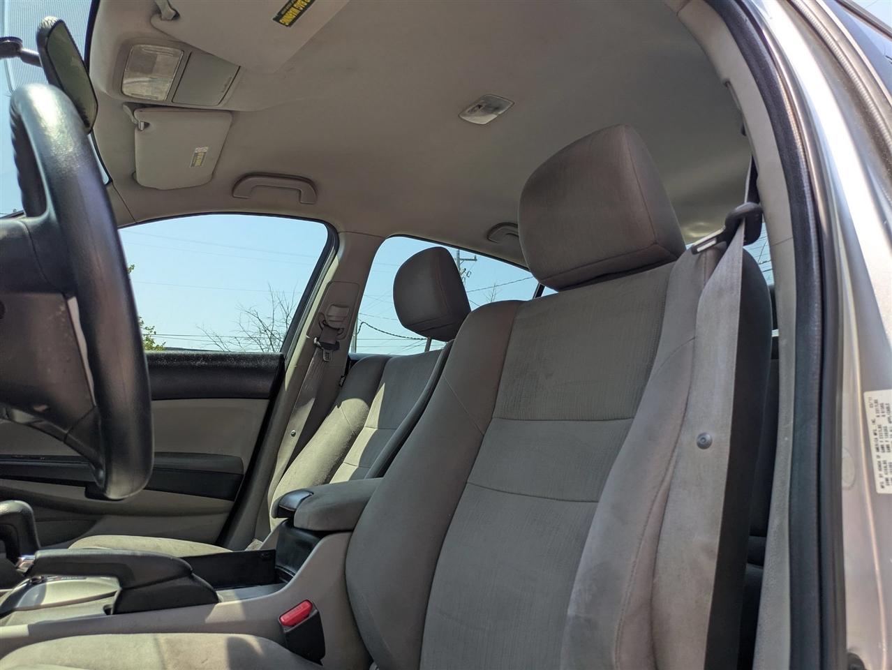 Honda Accord LX-P Sedan AT 2011