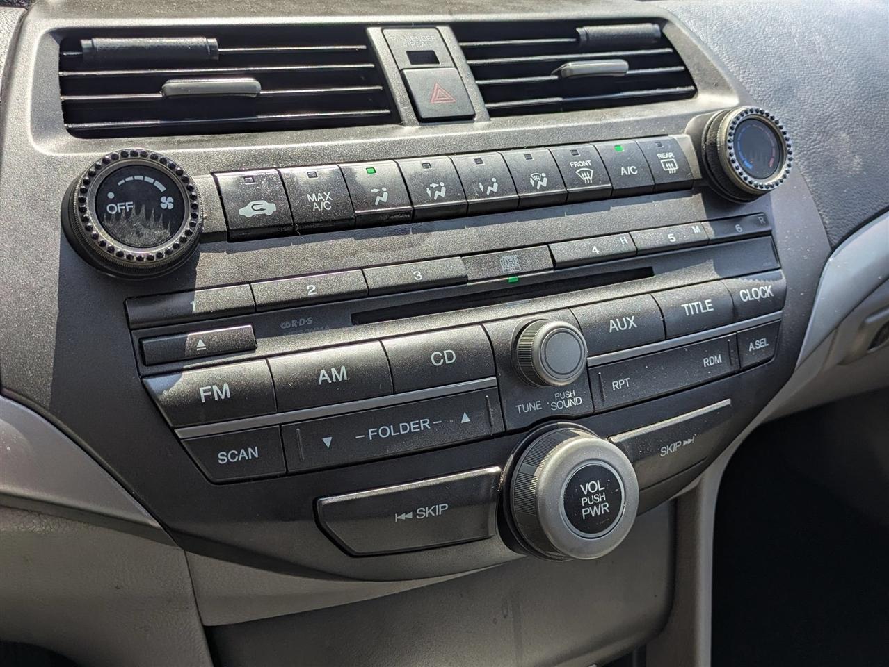 Honda Accord LX-P Sedan AT 2011